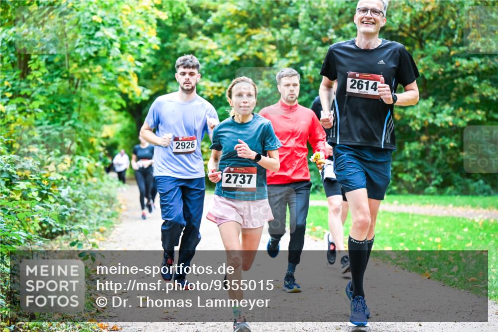 12.10.2025 - Bramfelder Halbmarathon 2025 Dr. Thomas Lammeyer http://msf.ph/oto/9355015 12.10.2025 10:52:24 Laufen 2926, 2737, 2614 meine-sportfotos.de