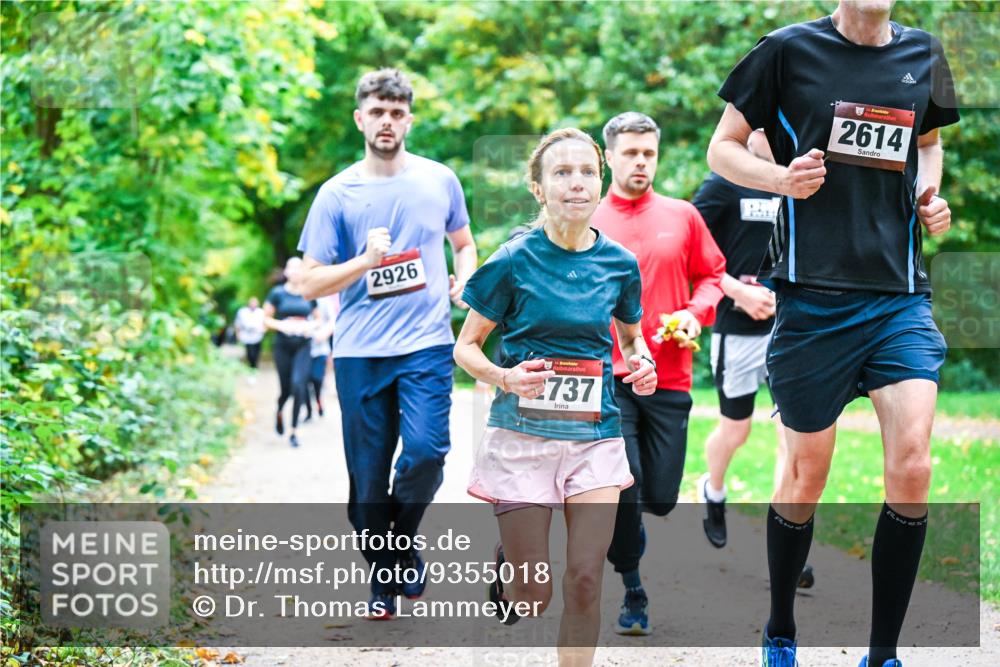 12.10.2025 - Bramfelder Halbmarathon 2025 Dr. Thomas Lammeyer http://msf.ph/oto/9355018 12.10.2025 10:52:24 Laufen 2926, 34, 737, 2614 meine-sportfotos.de