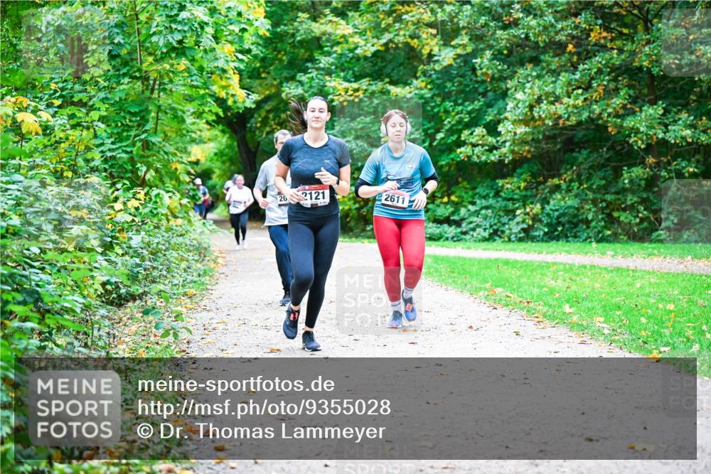 12.10.2025 - Bramfelder Halbmarathon 2025 Dr. Thomas Lammeyer http://msf.ph/oto/9355028 12.10.2025 10:52:27 Laufen 20, 2121, 2611 meine-sportfotos.de