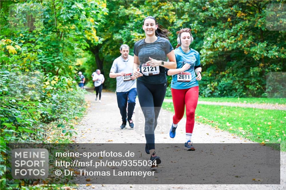 12.10.2025 - Bramfelder Halbmarathon 2025 Dr. Thomas Lammeyer http://msf.ph/oto/9355034 12.10.2025 10:52:28 Laufen 2075, 2121, 150, 2611 meine-sportfotos.de