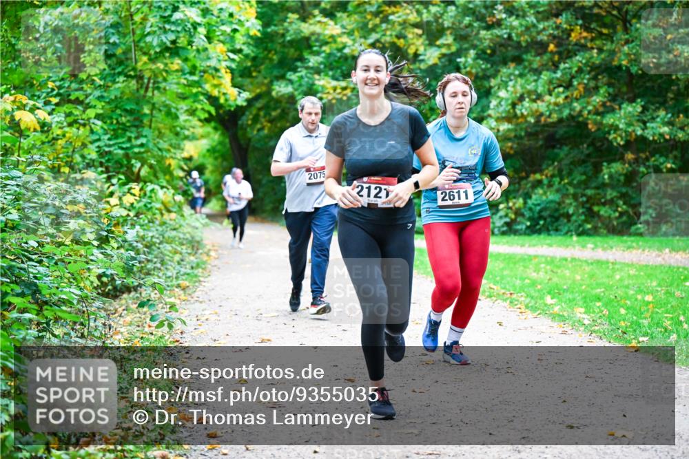 12.10.2025 - Bramfelder Halbmarathon 2025 Dr. Thomas Lammeyer http://msf.ph/oto/9355035 12.10.2025 10:52:28 Laufen 2075, 2121, 2936, 7, 2611 meine-sportfotos.de