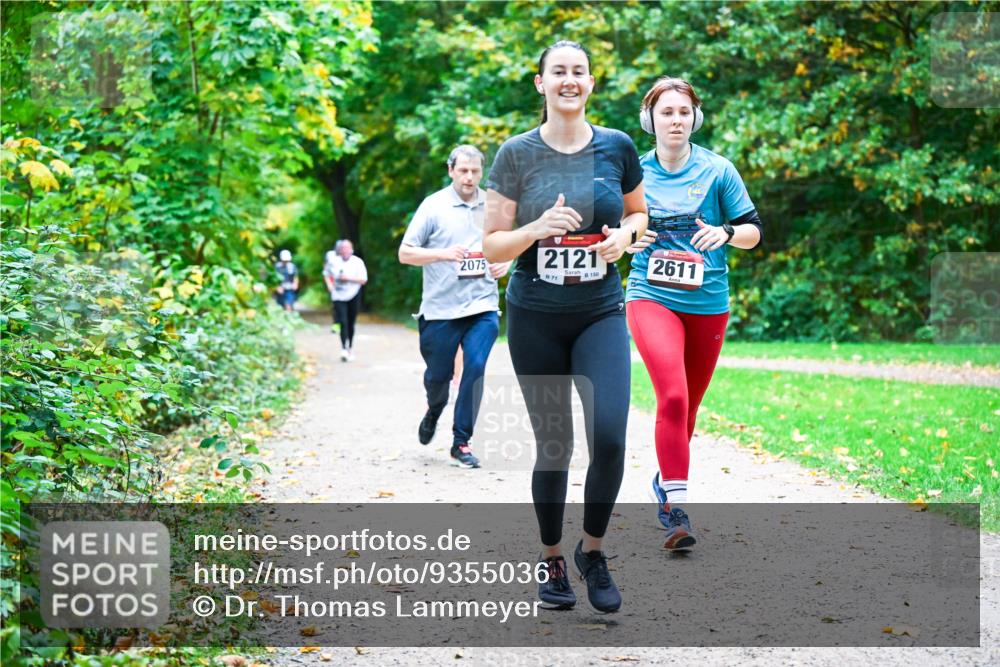 12.10.2025 - Bramfelder Halbmarathon 2025 Dr. Thomas Lammeyer http://msf.ph/oto/9355036 12.10.2025 10:52:29 Laufen 2075, 2121, 871, 150, 2611 meine-sportfotos.de