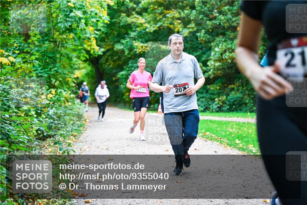 12.10.2025 - Bramfelder Halbmarathon 2025 Dr. Thomas Lammeyer http://msf.ph/oto/9355040 12.10.2025 10:52:30 Laufen 2752, 207, 21 meine-sportfotos.de