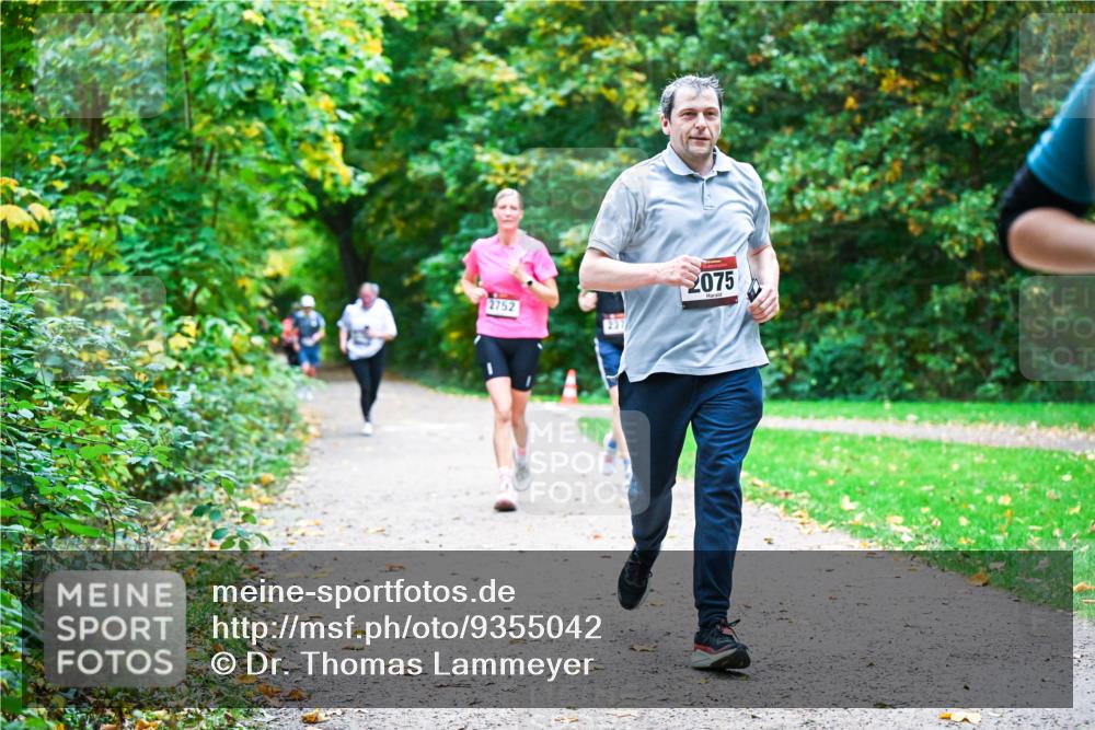 12.10.2025 - Bramfelder Halbmarathon 2025 Dr. Thomas Lammeyer http://msf.ph/oto/9355042 12.10.2025 10:52:30 Laufen 2752, 2075 meine-sportfotos.de