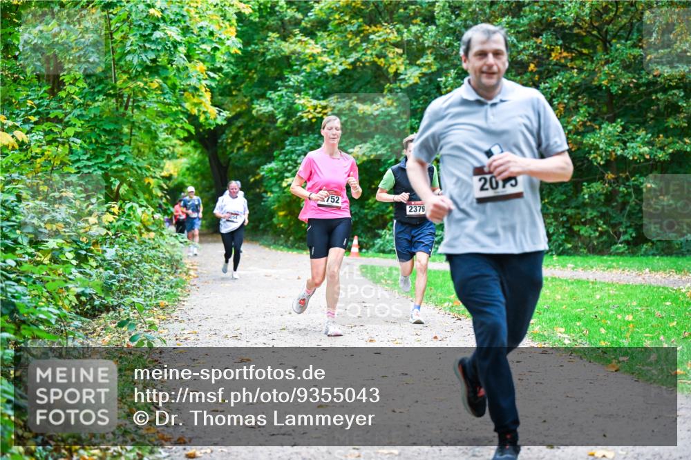 12.10.2025 - Bramfelder Halbmarathon 2025 Dr. Thomas Lammeyer http://msf.ph/oto/9355043 12.10.2025 10:52:31 Laufen 752, 2379, 2013 meine-sportfotos.de
