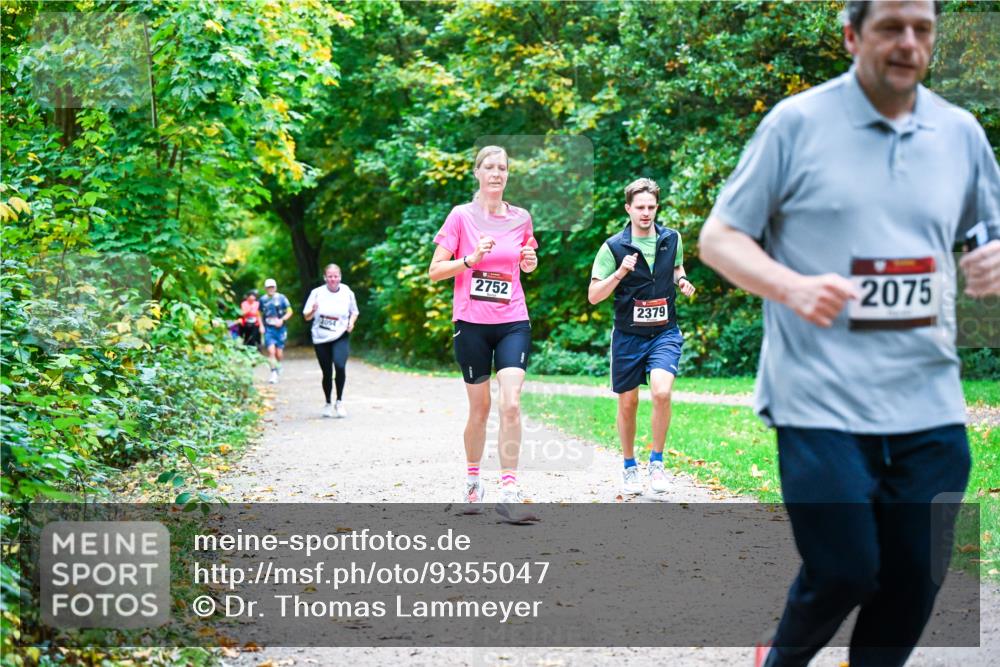 12.10.2025 - Bramfelder Halbmarathon 2025 Dr. Thomas Lammeyer http://msf.ph/oto/9355047 12.10.2025 10:52:31 Laufen 2752, 2379, 2075 meine-sportfotos.de
