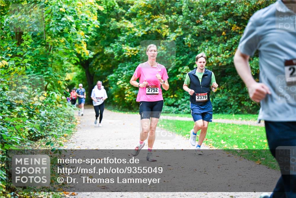 12.10.2025 - Bramfelder Halbmarathon 2025 Dr. Thomas Lammeyer http://msf.ph/oto/9355049 12.10.2025 10:52:31 Laufen 2752, 2379, 2 meine-sportfotos.de