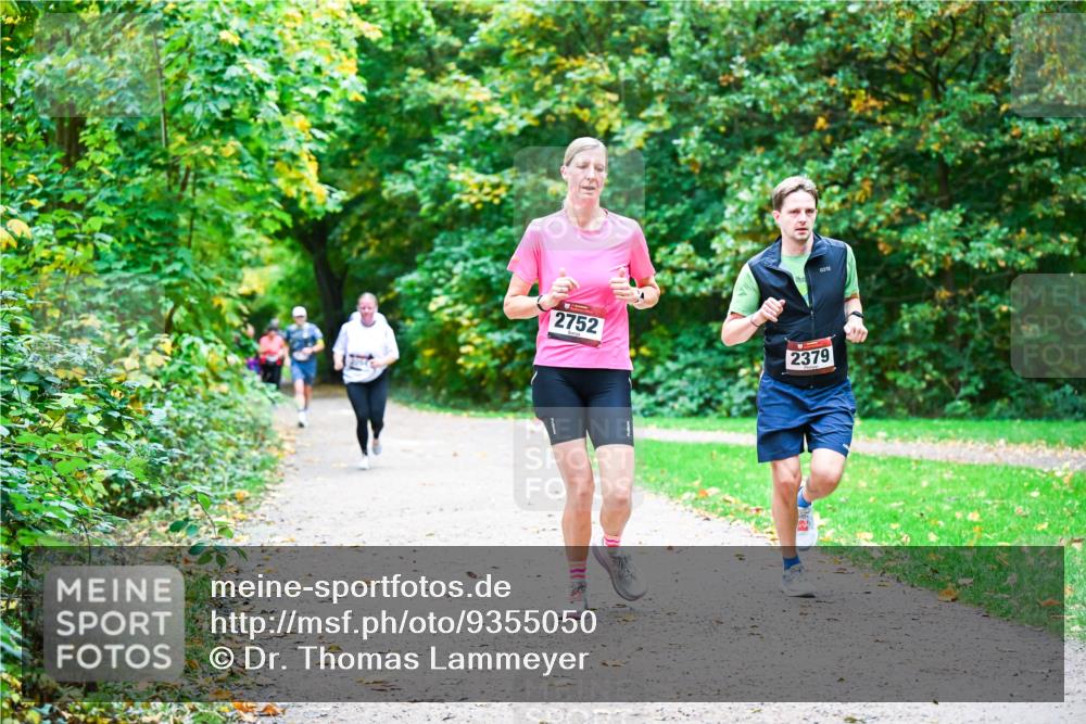12.10.2025 - Bramfelder Halbmarathon 2025 Dr. Thomas Lammeyer http://msf.ph/oto/9355050 12.10.2025 10:52:32 Laufen 2752, 2379 meine-sportfotos.de
