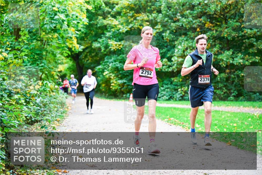 12.10.2025 - Bramfelder Halbmarathon 2025 Dr. Thomas Lammeyer http://msf.ph/oto/9355051 12.10.2025 10:52:32 Laufen 2752, 2379 meine-sportfotos.de