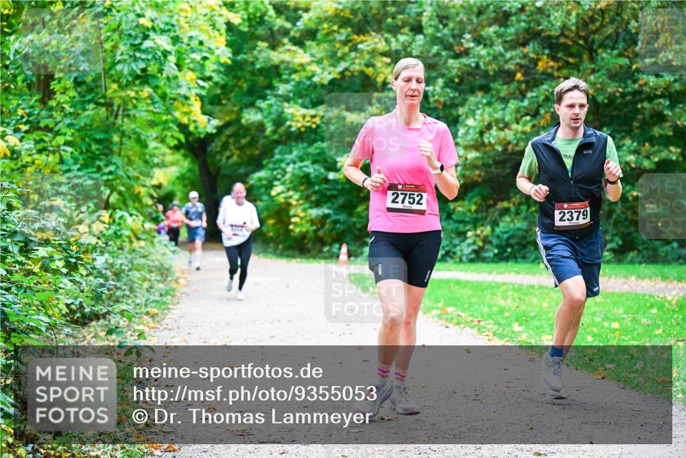 12.10.2025 - Bramfelder Halbmarathon 2025 Dr. Thomas Lammeyer http://msf.ph/oto/9355053 12.10.2025 10:52:32 Laufen 31164, 2752, 2379 meine-sportfotos.de