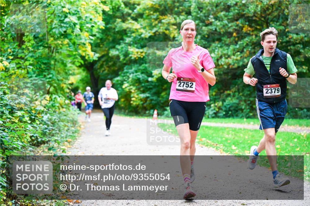 12.10.2025 - Bramfelder Halbmarathon 2025 Dr. Thomas Lammeyer http://msf.ph/oto/9355054 12.10.2025 10:52:32 Laufen 2752, 2379 meine-sportfotos.de
