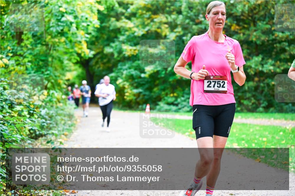 12.10.2025 - Bramfelder Halbmarathon 2025 Dr. Thomas Lammeyer http://msf.ph/oto/9355058 12.10.2025 10:52:33 Laufen 2752 meine-sportfotos.de