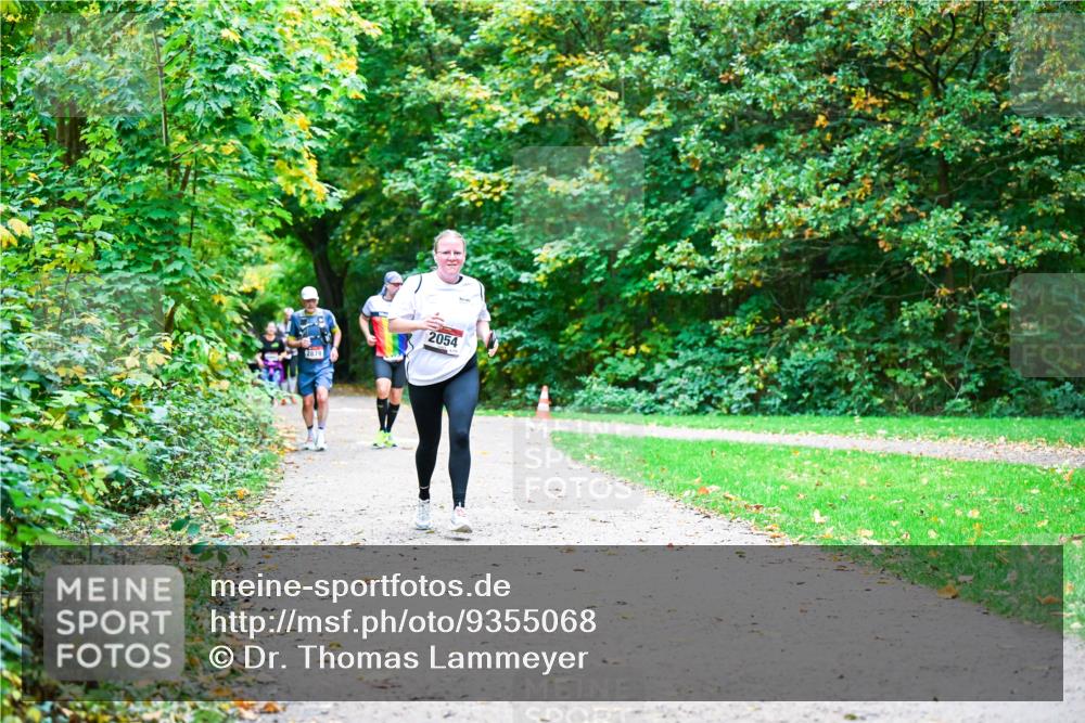 12.10.2025 - Bramfelder Halbmarathon 2025 Dr. Thomas Lammeyer http://msf.ph/oto/9355068 12.10.2025 10:52:35 Laufen 2054, 2879 meine-sportfotos.de
