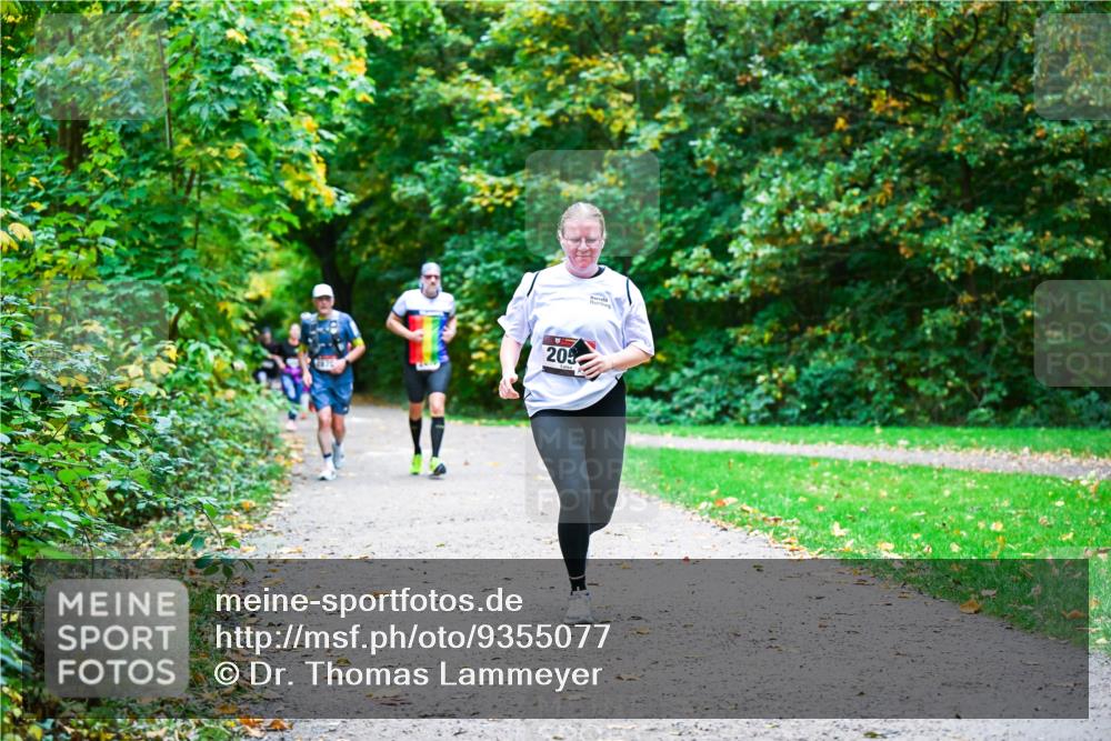12.10.2025 - Bramfelder Halbmarathon 2025 Dr. Thomas Lammeyer http://msf.ph/oto/9355077 12.10.2025 10:52:36 Laufen 203 meine-sportfotos.de