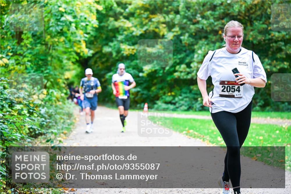 12.10.2025 - Bramfelder Halbmarathon 2025 Dr. Thomas Lammeyer http://msf.ph/oto/9355087 12.10.2025 10:52:38 Laufen 2054, 173 meine-sportfotos.de