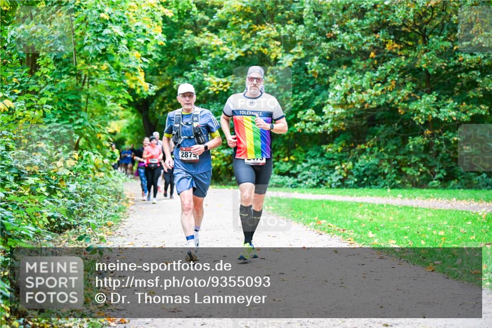 12.10.2025 - Bramfelder Halbmarathon 2025 Dr. Thomas Lammeyer http://msf.ph/oto/9355093 12.10.2025 10:52:40 Laufen 2875 meine-sportfotos.de