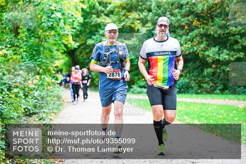 12.10.2025 - Bramfelder Halbmarathon 2025 Dr. Thomas Lammeyer http://msf.ph/oto/9355099 12.10.2025 10:52:41 Laufen 2879 meine-sportfotos.de