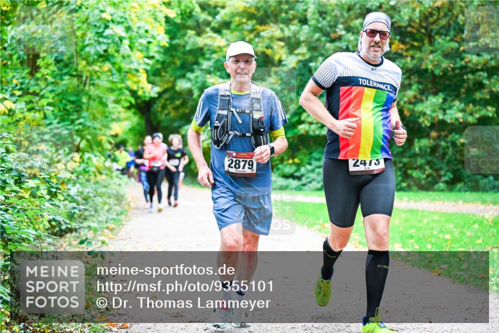 12.10.2025 - Bramfelder Halbmarathon 2025 Dr. Thomas Lammeyer http://msf.ph/oto/9355101 12.10.2025 10:52:41 Laufen 2879, 2475 meine-sportfotos.de