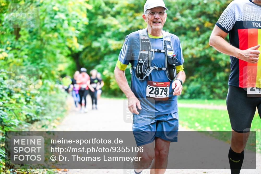 12.10.2025 - Bramfelder Halbmarathon 2025 Dr. Thomas Lammeyer http://msf.ph/oto/9355106 12.10.2025 10:52:42 Laufen 34, 2879 meine-sportfotos.de