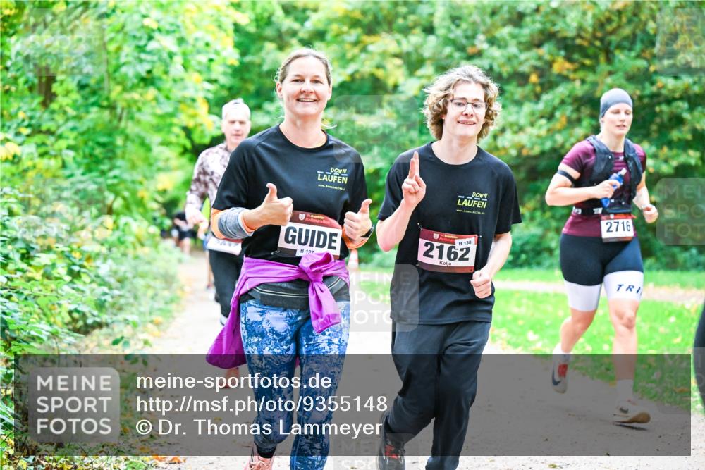 12.10.2025 - Bramfelder Halbmarathon 2025 Dr. Thomas Lammeyer http://msf.ph/oto/9355148 12.10.2025 10:52:49 Laufen 2716, 137, 138, 2162 meine-sportfotos.de