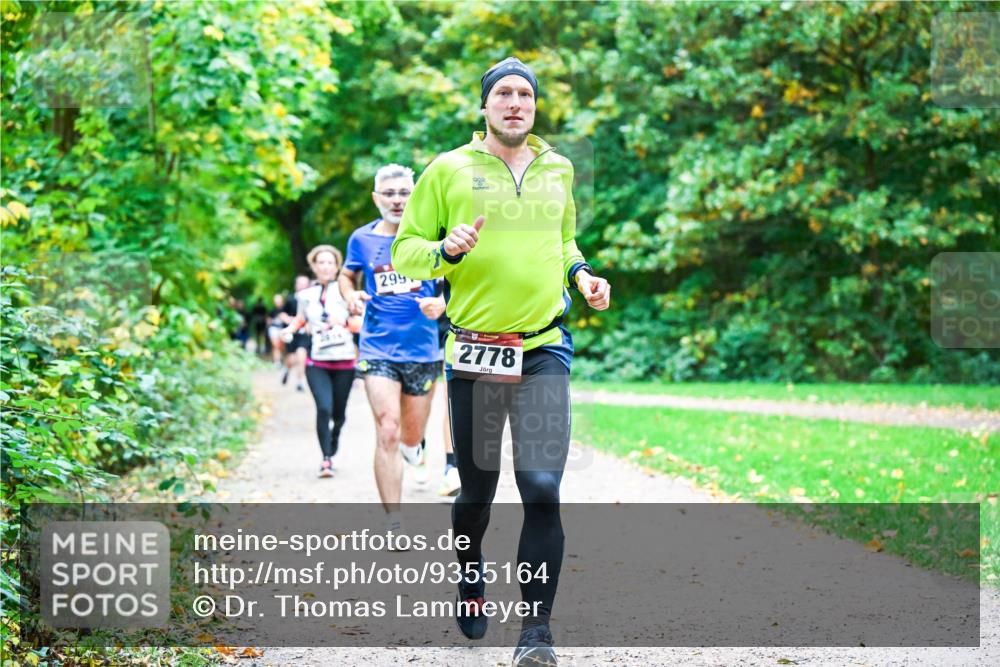 12.10.2025 - Bramfelder Halbmarathon 2025 Dr. Thomas Lammeyer http://msf.ph/oto/9355164 12.10.2025 10:52:52 Laufen 299, 2778 meine-sportfotos.de