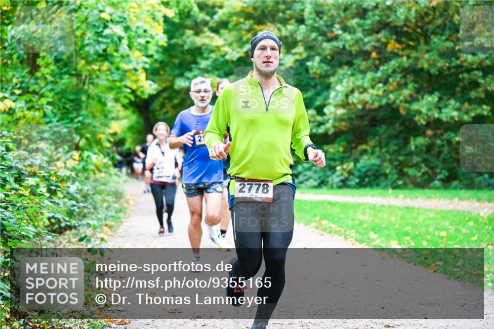 12.10.2025 - Bramfelder Halbmarathon 2025 Dr. Thomas Lammeyer http://msf.ph/oto/9355165 12.10.2025 10:52:53 Laufen 2778 meine-sportfotos.de