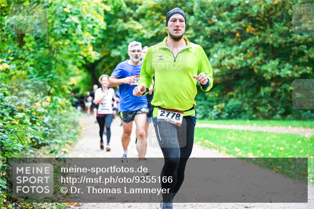 12.10.2025 - Bramfelder Halbmarathon 2025 Dr. Thomas Lammeyer http://msf.ph/oto/9355166 12.10.2025 10:52:53 Laufen 29, 2778 meine-sportfotos.de