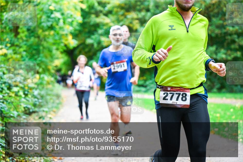 12.10.2025 - Bramfelder Halbmarathon 2025 Dr. Thomas Lammeyer http://msf.ph/oto/9355170 12.10.2025 10:52:53 Laufen 2991, 34, 2778 meine-sportfotos.de