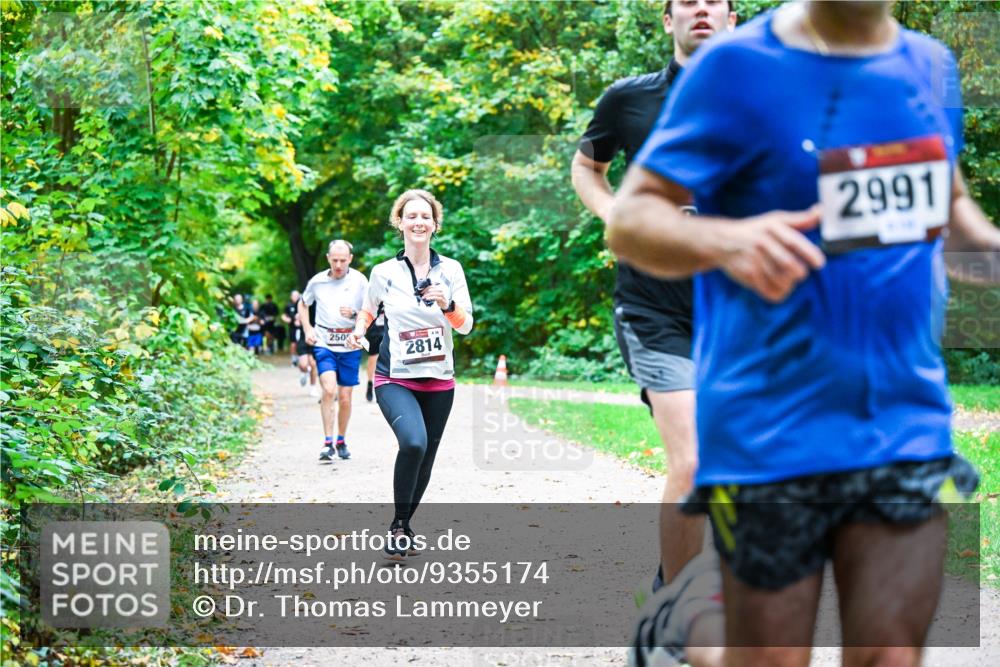 12.10.2025 - Bramfelder Halbmarathon 2025 Dr. Thomas Lammeyer http://msf.ph/oto/9355174 12.10.2025 10:52:54 Laufen 250, 2814, 2991 meine-sportfotos.de