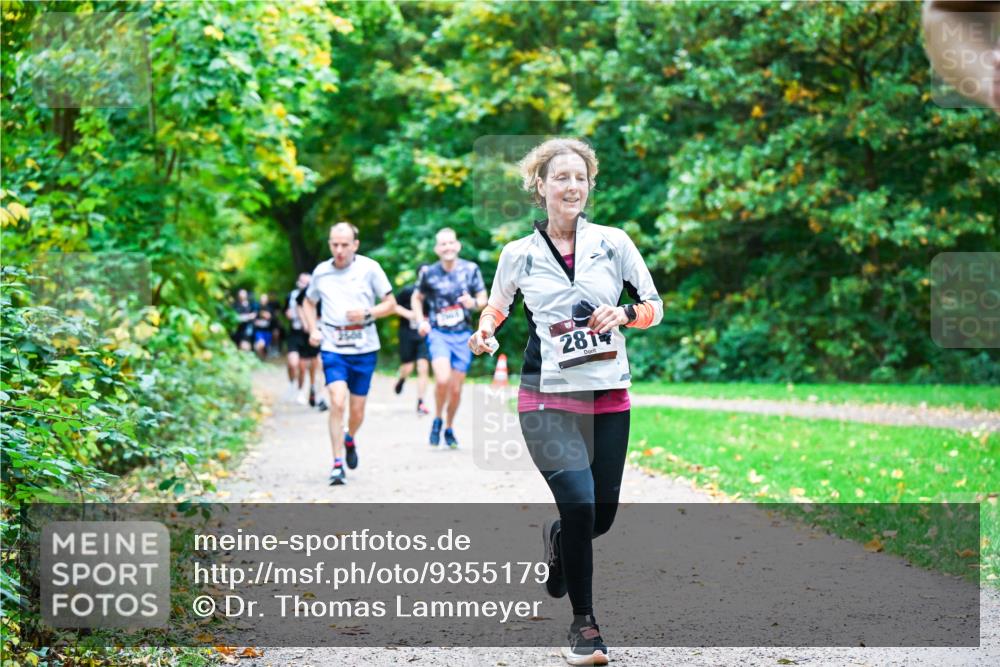 12.10.2025 - Bramfelder Halbmarathon 2025 Dr. Thomas Lammeyer http://msf.ph/oto/9355179 12.10.2025 10:52:55 Laufen 281 meine-sportfotos.de
