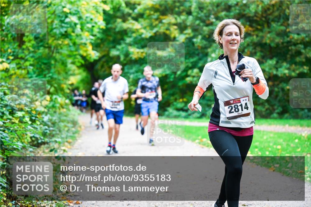 12.10.2025 - Bramfelder Halbmarathon 2025 Dr. Thomas Lammeyer http://msf.ph/oto/9355183 12.10.2025 10:52:56 Laufen 34, 56, 2814 meine-sportfotos.de