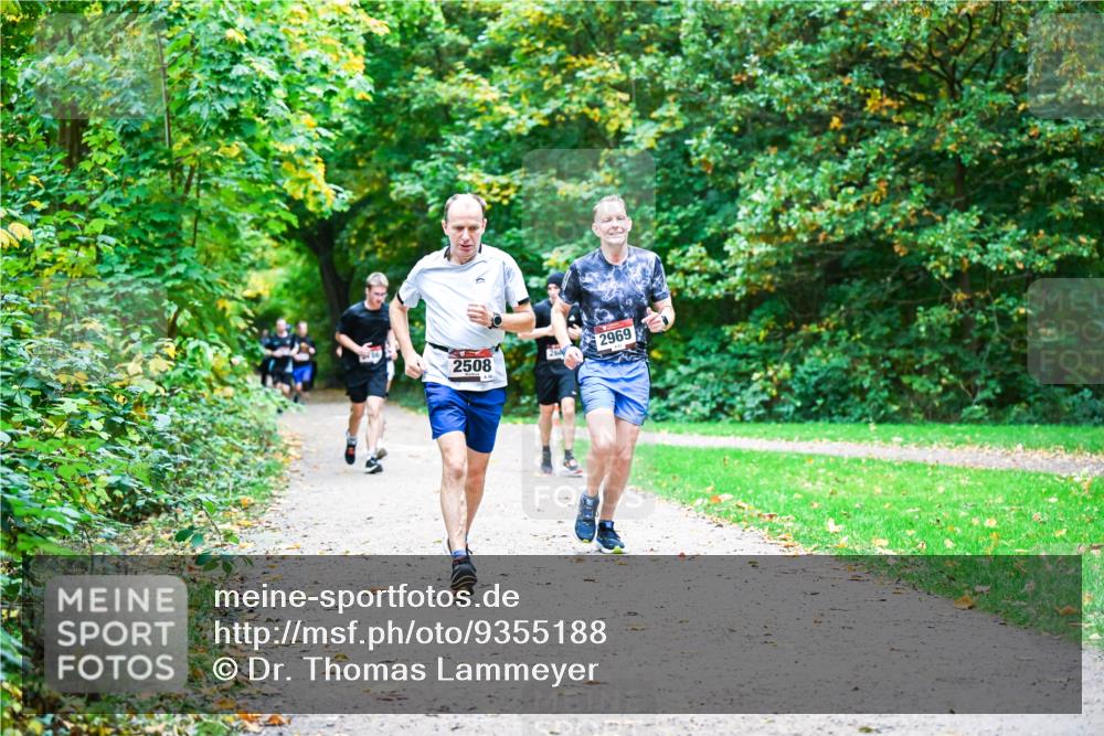 12.10.2025 - Bramfelder Halbmarathon 2025 Dr. Thomas Lammeyer http://msf.ph/oto/9355188 12.10.2025 10:52:56 Laufen 2508, 2969, 26 meine-sportfotos.de