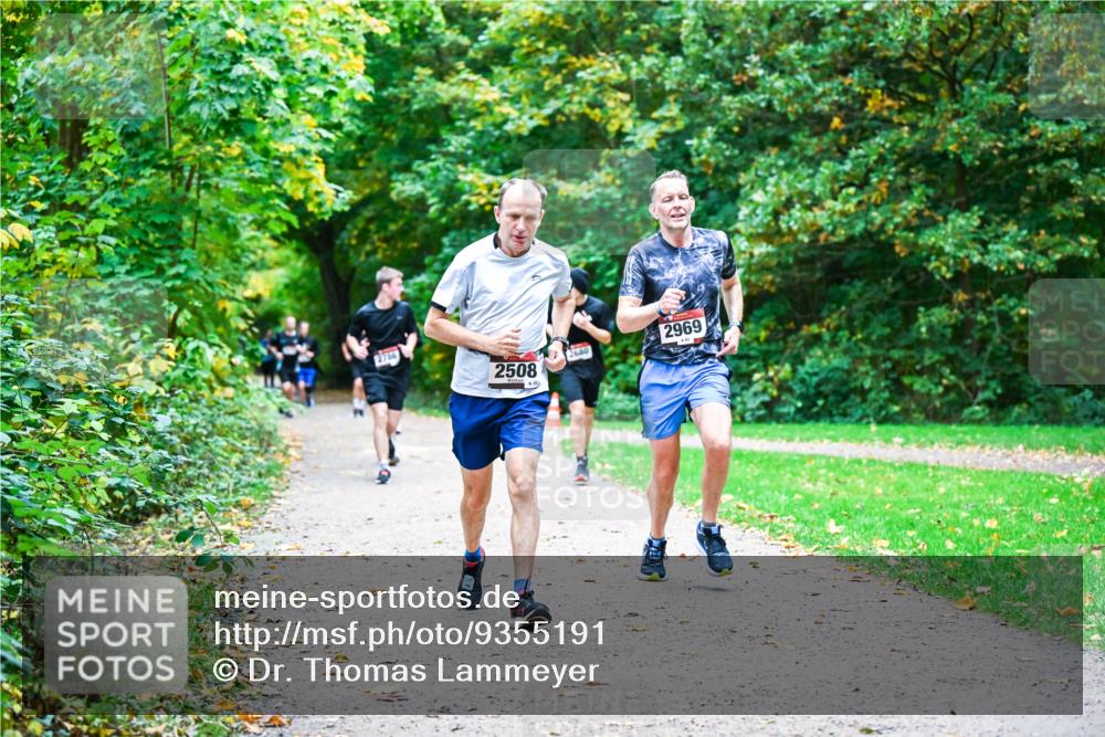 12.10.2025 - Bramfelder Halbmarathon 2025 Dr. Thomas Lammeyer http://msf.ph/oto/9355191 12.10.2025 10:52:57 Laufen 2766, 2508, 2660, 2969 meine-sportfotos.de