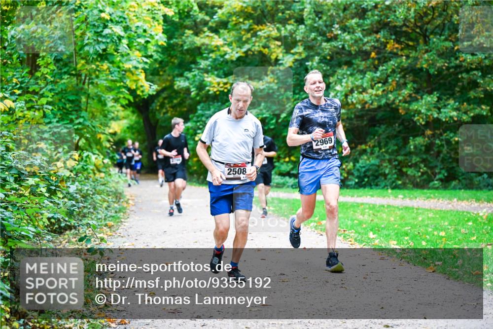 12.10.2025 - Bramfelder Halbmarathon 2025 Dr. Thomas Lammeyer http://msf.ph/oto/9355192 12.10.2025 10:52:57 Laufen 2766, 2508, 2969 meine-sportfotos.de