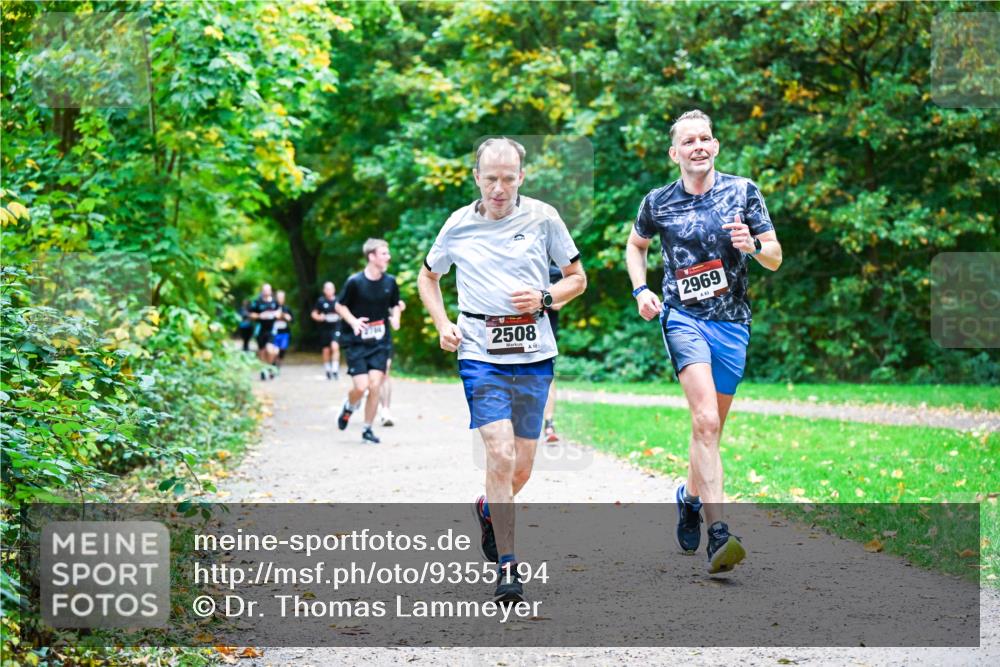 12.10.2025 - Bramfelder Halbmarathon 2025 Dr. Thomas Lammeyer http://msf.ph/oto/9355194 12.10.2025 10:52:57 Laufen 2508, 10, 2969, 83 meine-sportfotos.de