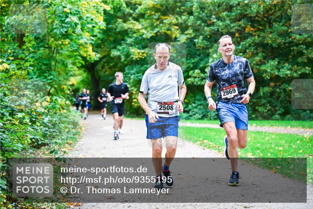 12.10.2025 - Bramfelder Halbmarathon 2025 Dr. Thomas Lammeyer http://msf.ph/oto/9355195 12.10.2025 10:52:57 Laufen 2508, 2969, 83 meine-sportfotos.de