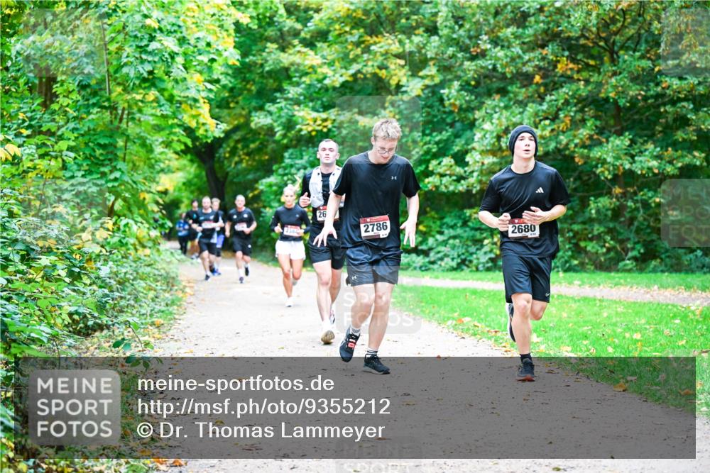 12.10.2025 - Bramfelder Halbmarathon 2025 Dr. Thomas Lammeyer http://msf.ph/oto/9355212 12.10.2025 10:53:00 Laufen 26, 2786, 2680 meine-sportfotos.de