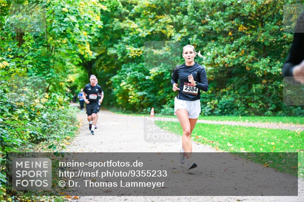 12.10.2025 - Bramfelder Halbmarathon 2025 Dr. Thomas Lammeyer http://msf.ph/oto/9355233 12.10.2025 10:53:03 Laufen 2384 meine-sportfotos.de
