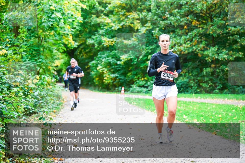 12.10.2025 - Bramfelder Halbmarathon 2025 Dr. Thomas Lammeyer http://msf.ph/oto/9355235 12.10.2025 10:53:04 Laufen 2384 meine-sportfotos.de