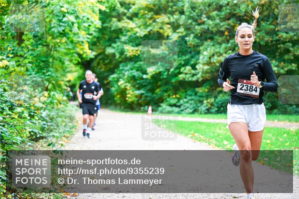 12.10.2025 - Bramfelder Halbmarathon 2025 Dr. Thomas Lammeyer http://msf.ph/oto/9355239 12.10.2025 10:53:04 Laufen 2384 meine-sportfotos.de