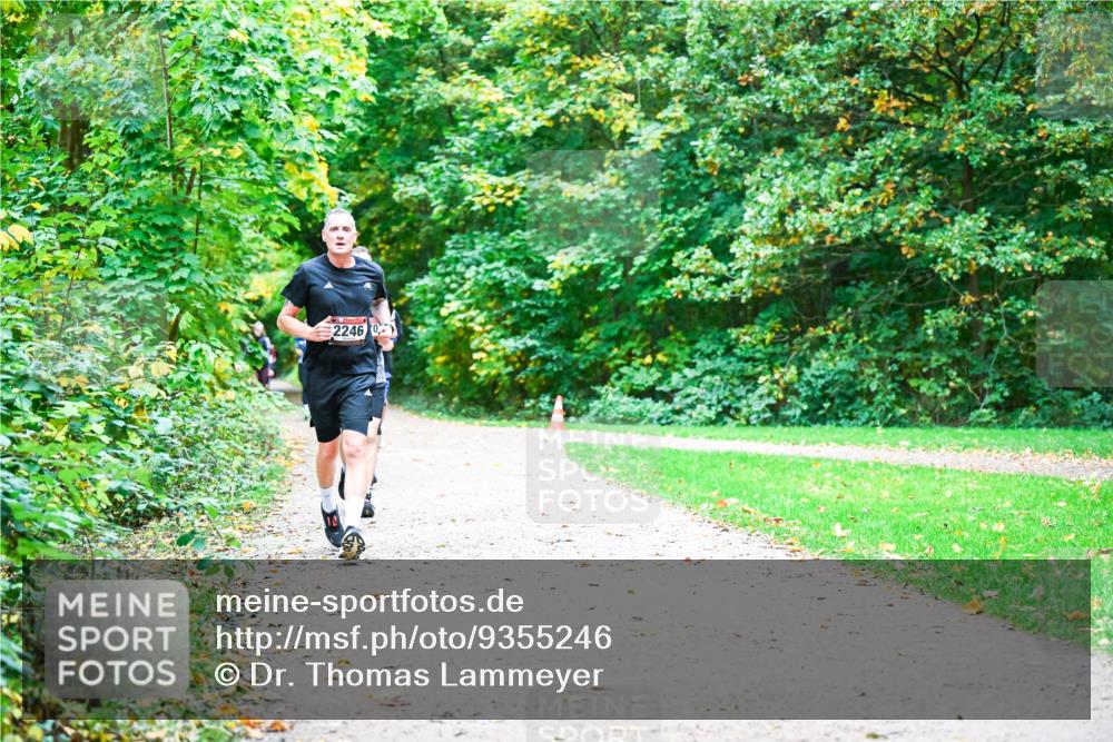12.10.2025 - Bramfelder Halbmarathon 2025 Dr. Thomas Lammeyer http://msf.ph/oto/9355246 12.10.2025 10:53:05 Laufen 2246, 0 meine-sportfotos.de