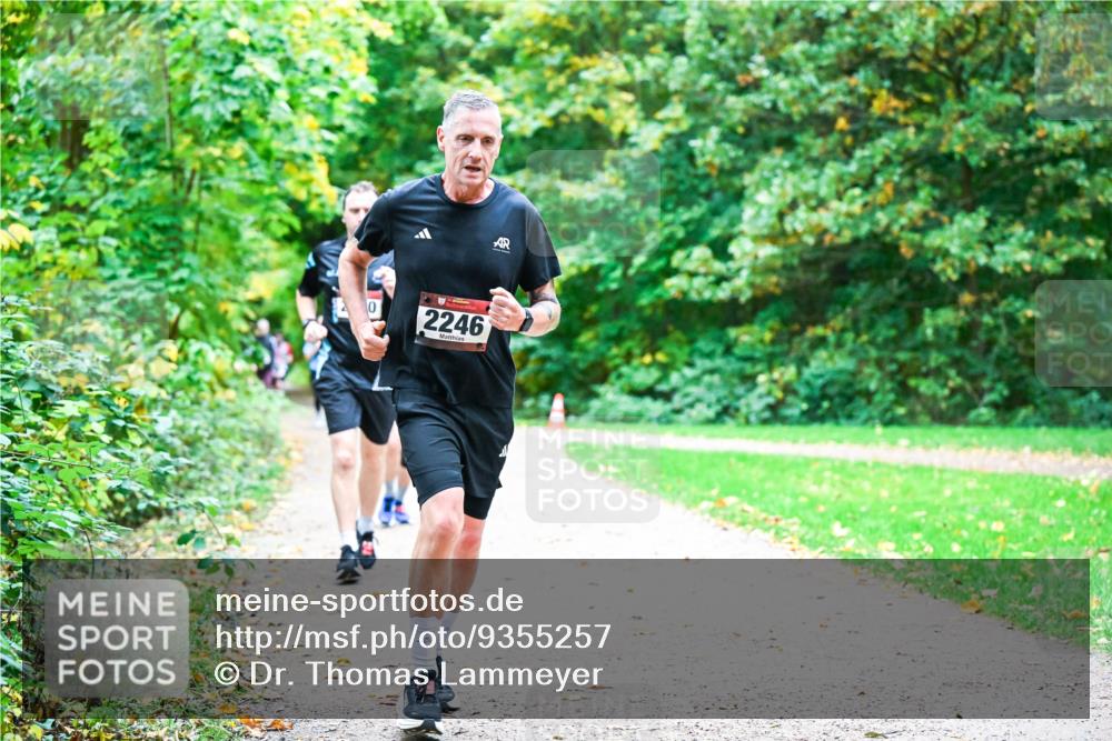 12.10.2025 - Bramfelder Halbmarathon 2025 Dr. Thomas Lammeyer http://msf.ph/oto/9355257 12.10.2025 10:53:07 Laufen 2246 meine-sportfotos.de