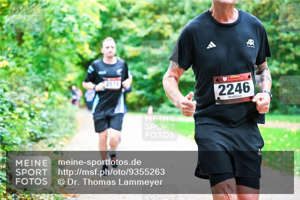 12.10.2025 - Bramfelder Halbmarathon 2025 Dr. Thomas Lammeyer http://msf.ph/oto/9355263 12.10.2025 10:53:08 Laufen 2570, 34, 2246 meine-sportfotos.de