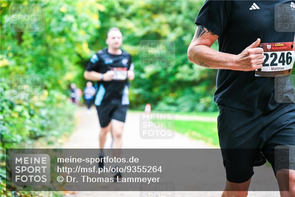 12.10.2025 - Bramfelder Halbmarathon 2025 Dr. Thomas Lammeyer http://msf.ph/oto/9355264 12.10.2025 10:53:08 Laufen 34, 2246 meine-sportfotos.de
