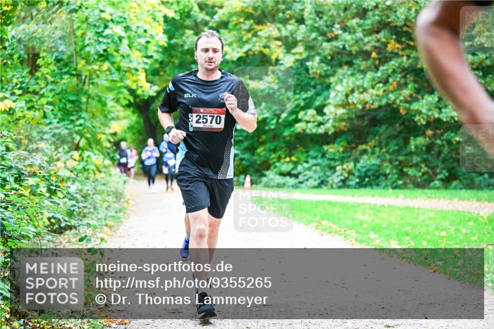12.10.2025 - Bramfelder Halbmarathon 2025 Dr. Thomas Lammeyer http://msf.ph/oto/9355265 12.10.2025 10:53:09 Laufen 2570 meine-sportfotos.de