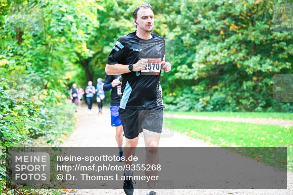 12.10.2025 - Bramfelder Halbmarathon 2025 Dr. Thomas Lammeyer http://msf.ph/oto/9355268 12.10.2025 10:53:09 Laufen 2570 meine-sportfotos.de