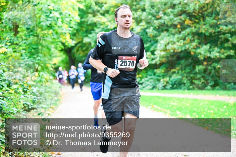 12.10.2025 - Bramfelder Halbmarathon 2025 Dr. Thomas Lammeyer http://msf.ph/oto/9355269 12.10.2025 10:53:09 Laufen 2570 meine-sportfotos.de