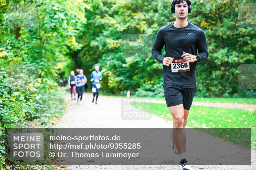 12.10.2025 - Bramfelder Halbmarathon 2025 Dr. Thomas Lammeyer http://msf.ph/oto/9355285 12.10.2025 10:53:12 Laufen 2366, 133 meine-sportfotos.de