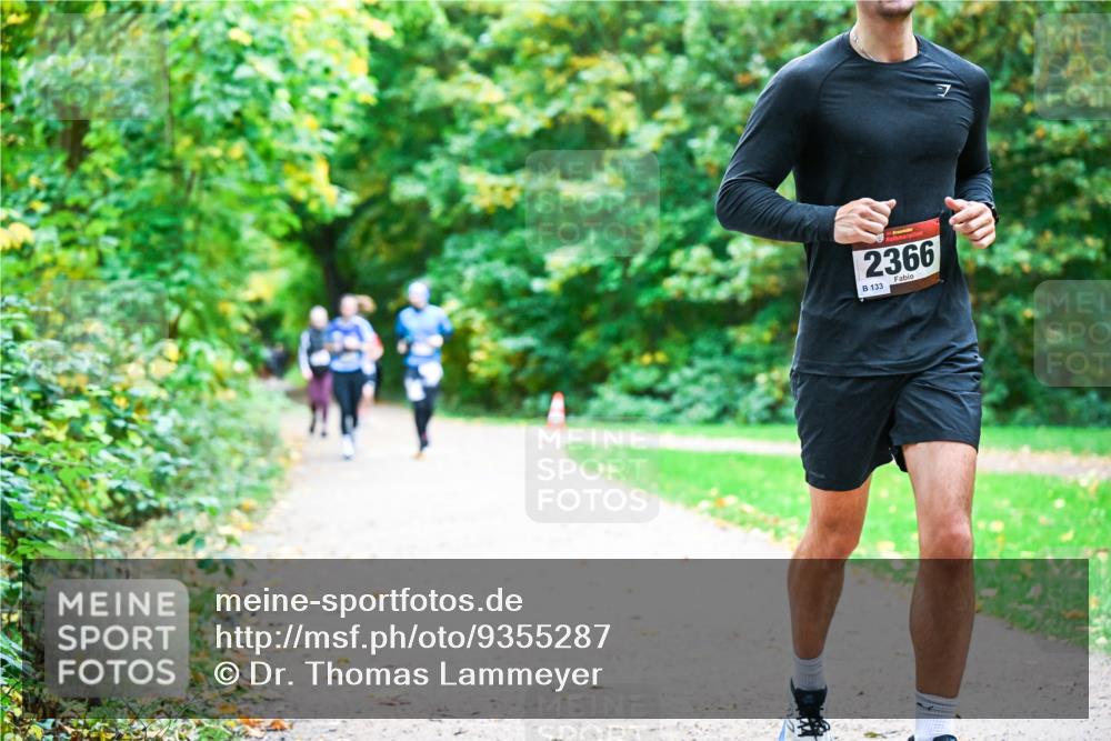 12.10.2025 - Bramfelder Halbmarathon 2025 Dr. Thomas Lammeyer http://msf.ph/oto/9355287 12.10.2025 10:53:12 Laufen 2366, 133 meine-sportfotos.de