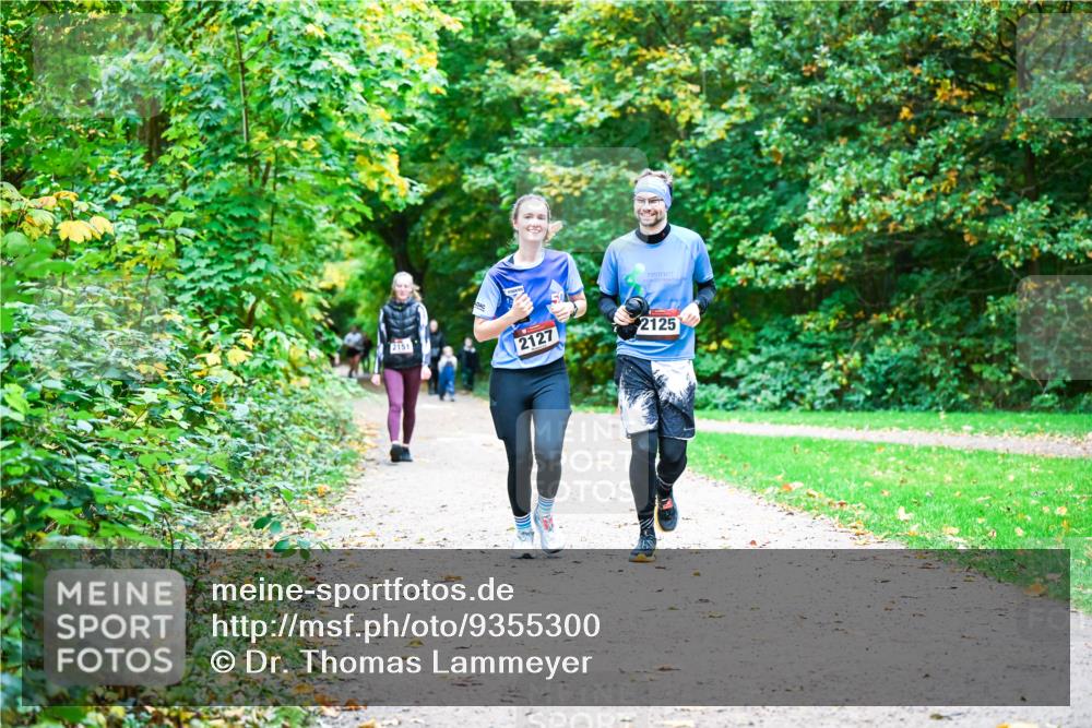 12.10.2025 - Bramfelder Halbmarathon 2025 Dr. Thomas Lammeyer http://msf.ph/oto/9355300 12.10.2025 10:53:18 Laufen 2151, 2127, 2125 meine-sportfotos.de